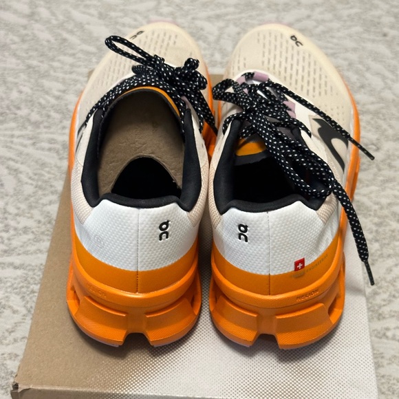 On cloud - cloudmonster - Picture 3 of 10